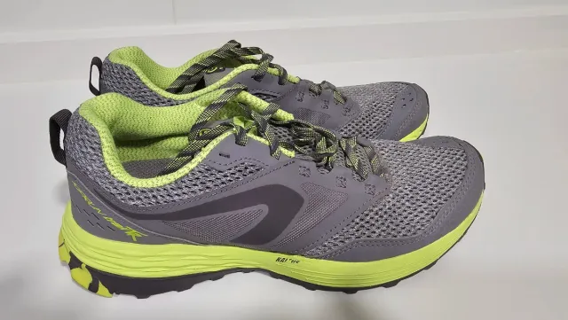 Deportivas Kalenji grises y verdes