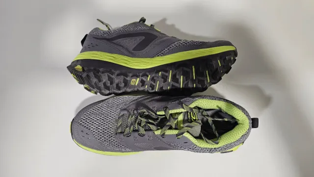 Deportivas Kalenji grises y verdes