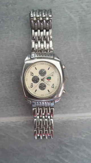 Reloj de pulsera plateado para hombre