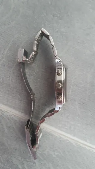 Reloj de pulsera plateado para hombre