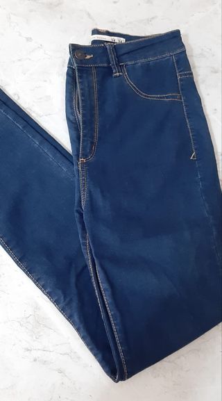 Pantalones vaqueros azul medio. Nuevos sin estrena