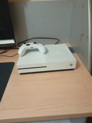 Xbox One S Blanca