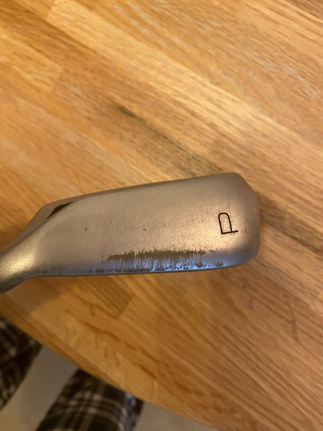 Hierro de golf Inesis P