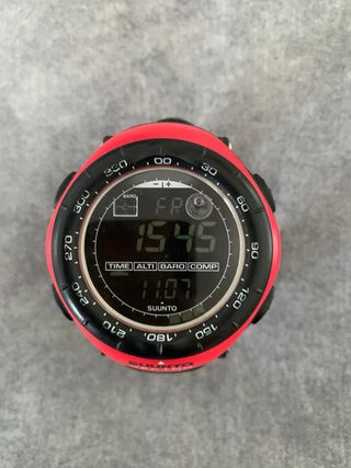 Reloj Suunto Hombre Negro y Rojo