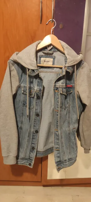 Chaqueta vaquera con capucha Pull&Bear Talla M