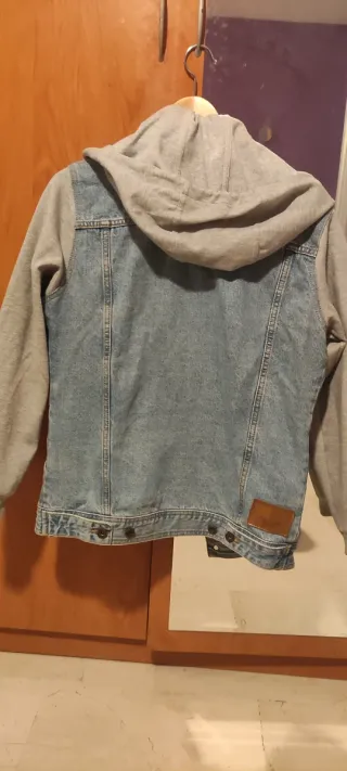 Chaqueta vaquera con capucha Pull&Bear Talla M