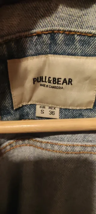 Chaqueta vaquera con capucha Pull&Bear Talla M