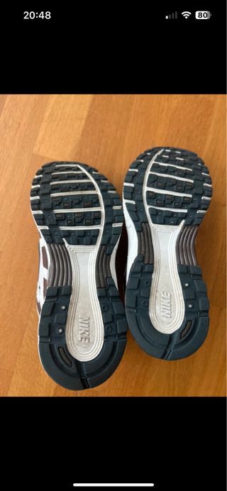 Nike P6000 Marrón, blanco y verde.