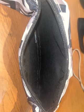 Riñonera rayas blanco y negro