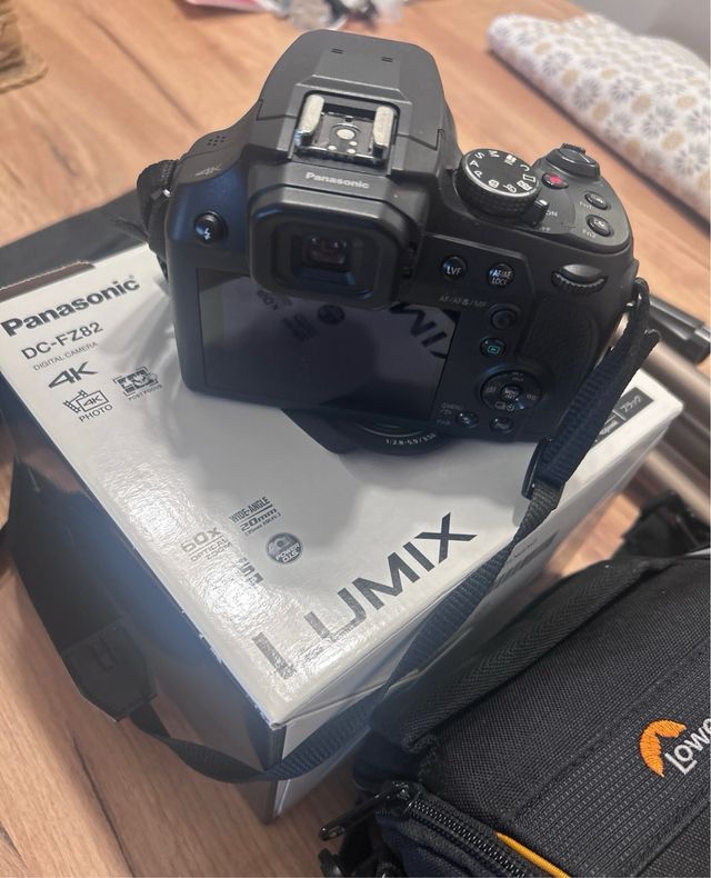 Pack Cámara Panasonic Lumix DC-FZ82 + Accesorios