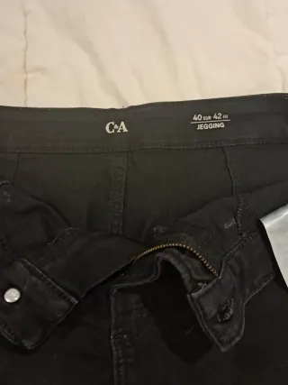 Pantalón negro vaquero