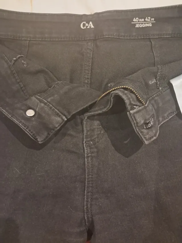 Pantalón negro vaquero