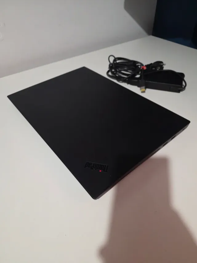 Portátil Lenovo P1 Gen 2 32GB 1TB Quadro T2000