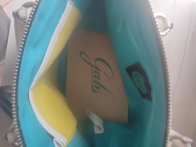 Borsa Gabs bianca con tracolla blu e nera