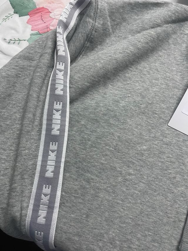 Sudadera Nike Gris Talla L sin estrenar