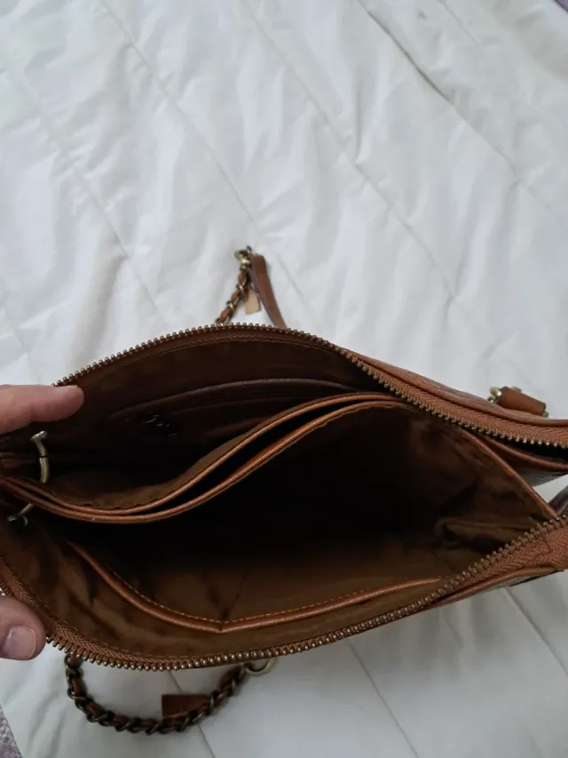 Bolso marrón bandolera