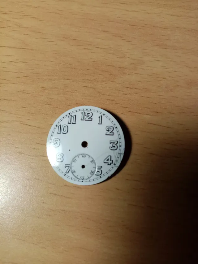 Esfera de reloj blanca