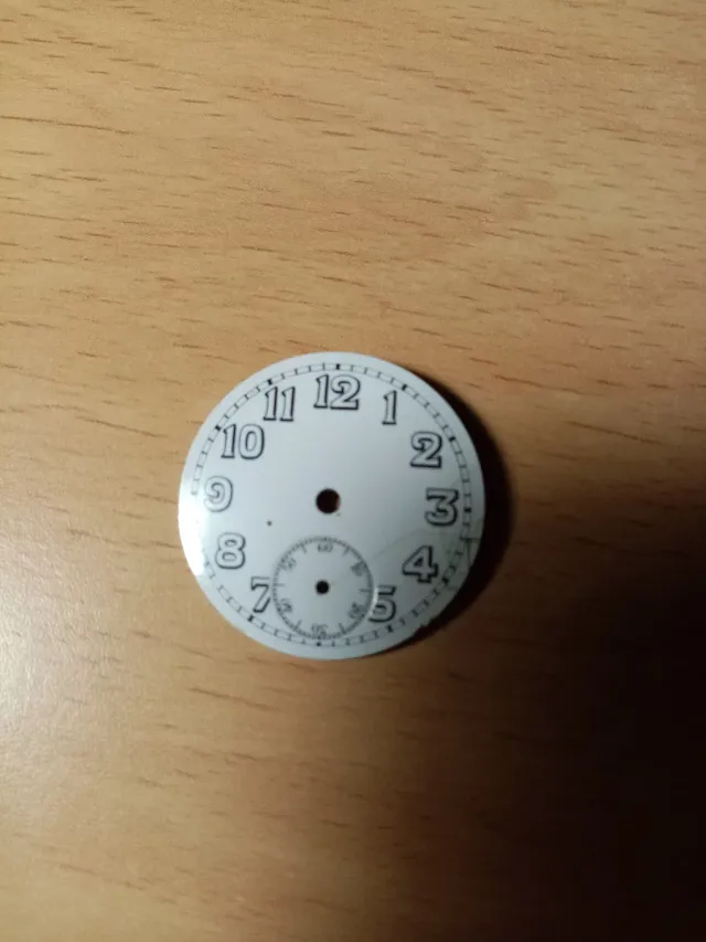 Esfera de reloj blanca
