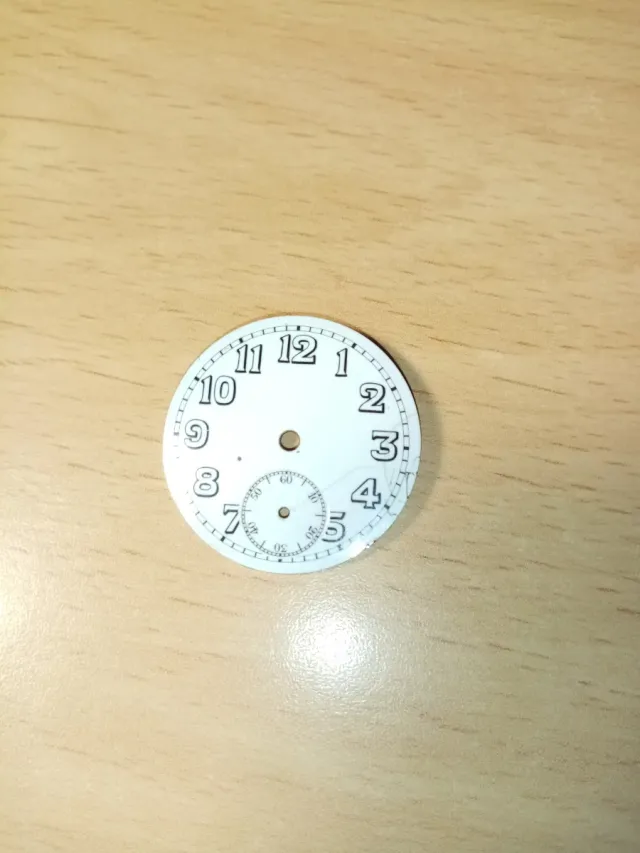 Esfera de reloj blanca