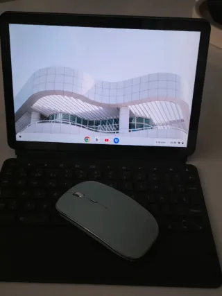 Tablet con Teclado y Ratón