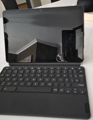 Tablet con Teclado y Ratón