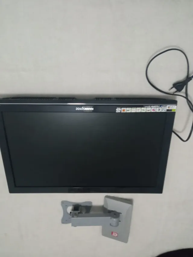 Televisión Hannspree con Soporte