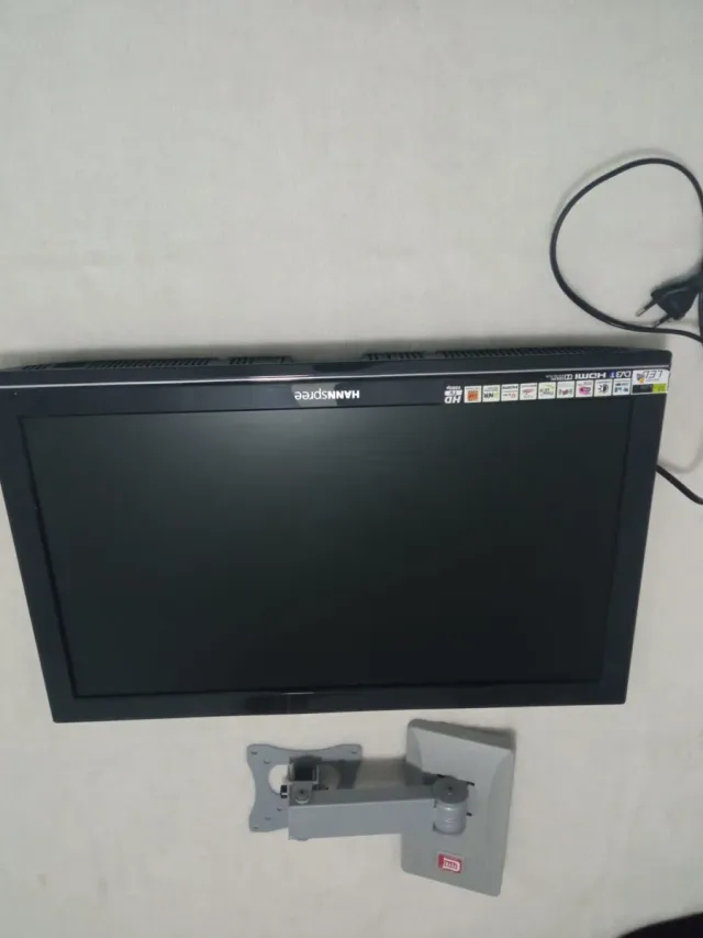 Televisión Hannspree con Soporte