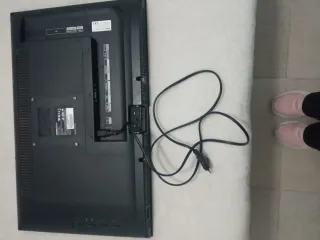 Televisión Hannspree con Soporte