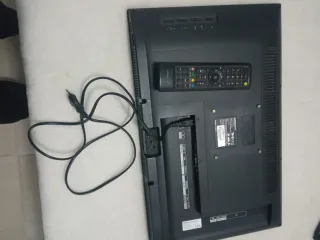Televisión Hannspree con Soporte