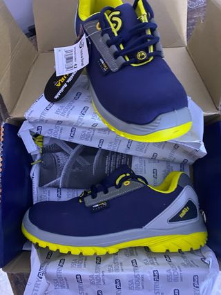 Zapatos de seguridad ISSA talla 42 nuevos