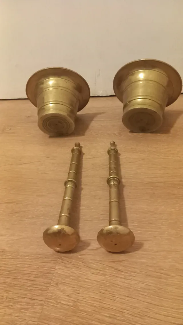 Juego de 2 morteros antiguos de latón