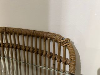 Conjunto comedor mesa cristal y 4 sillas ratán