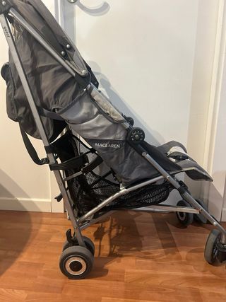 Silla de paseo Maclaren azul con funda invierno