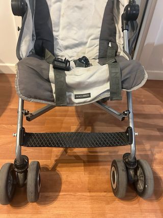 Silla de paseo Maclaren azul con funda invierno