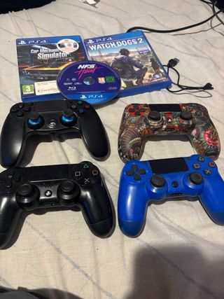 PS4 con 3 mandos y juegos