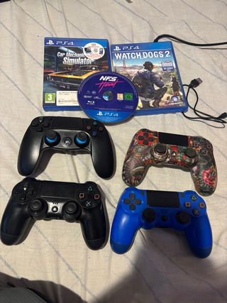 PS4 con 3 mandos y juegos