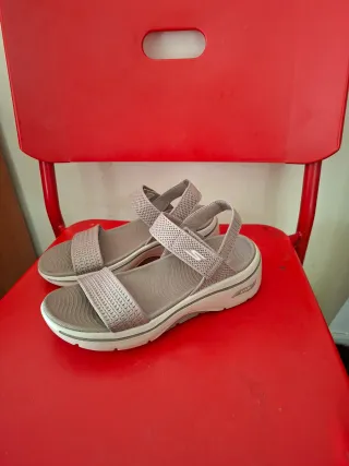 Sandalias Skechers Arch Fit 2.0 Gris