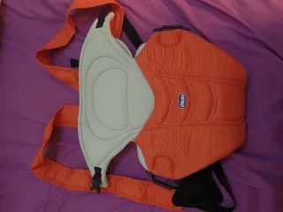 Mochila portabebés Chicco naranja
