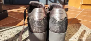 Scarpe donna con lacci suola gomma n.40