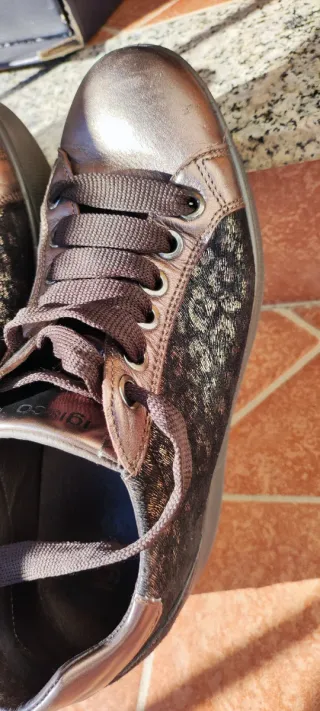 Scarpe donna con lacci suola gomma n.40