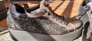 Scarpe donna con lacci suola gomma n.40