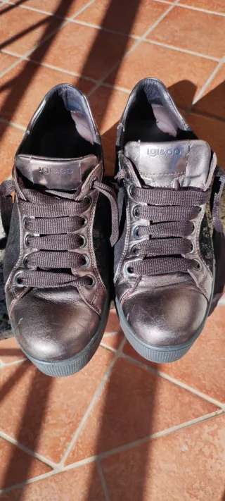 Scarpe donna con lacci suola gomma n.40