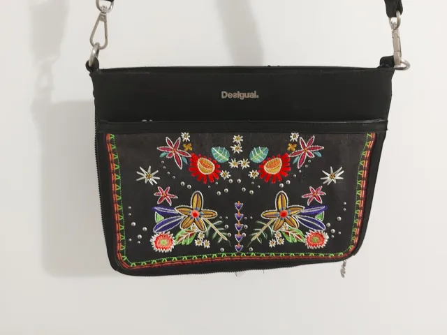 Bolso bandolera Desigual bordado