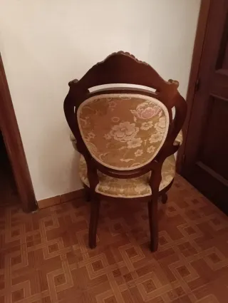 Conjunto mesa extensible madera nogal y sillas