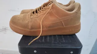 Nike Air Force 1 Beige/Marrón
