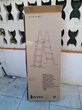 Piscina Intex XTR + Escaleras + Accesorios