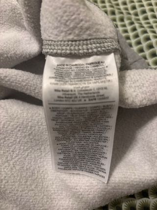 Sudadera Nike Gris con Logo Naranja