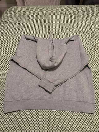 Sudadera Nike Gris con Logo Naranja