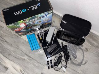 Nintendo Wii U+Mario Kart 8+4 Giochi+Accessori