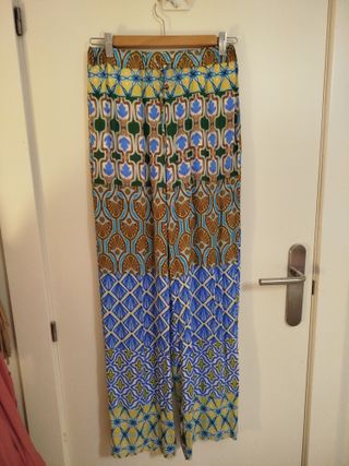 Pantalón Zara fluido estampado multicolor